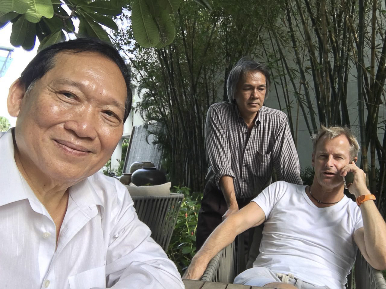 Unser Country Manager, Khun Tira, links, ist wie mein Pi Chai - wie ein großer Bruder für mich