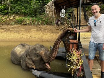 Thailand-Rundreise in vollen Zügen