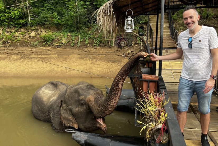 Jens mit Elefant