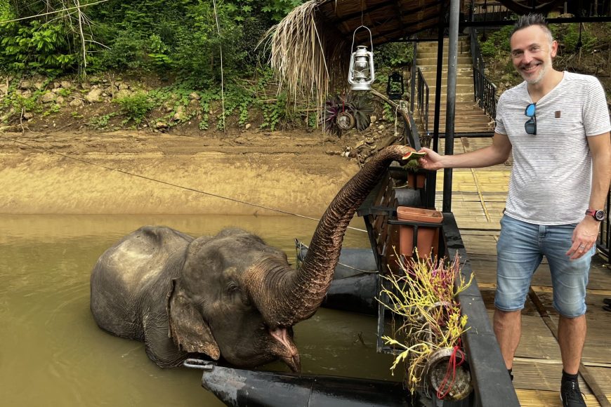 Jens mit Elefant