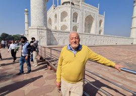 Manfred vor dem Taj Mahal